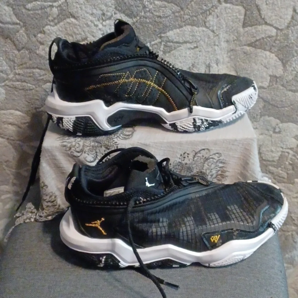 JORDAN Shoes Black and White Athletic Sneakers with Gold Accents - Picture 3 of 9